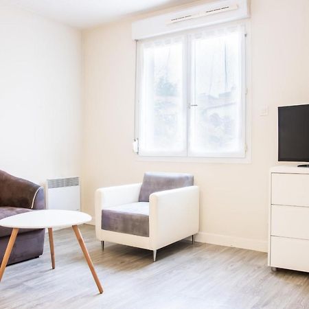 Le 12 Carnot - Serenite Assuree Dans Ce Grand Studio Apartment Poitiers Exterior photo