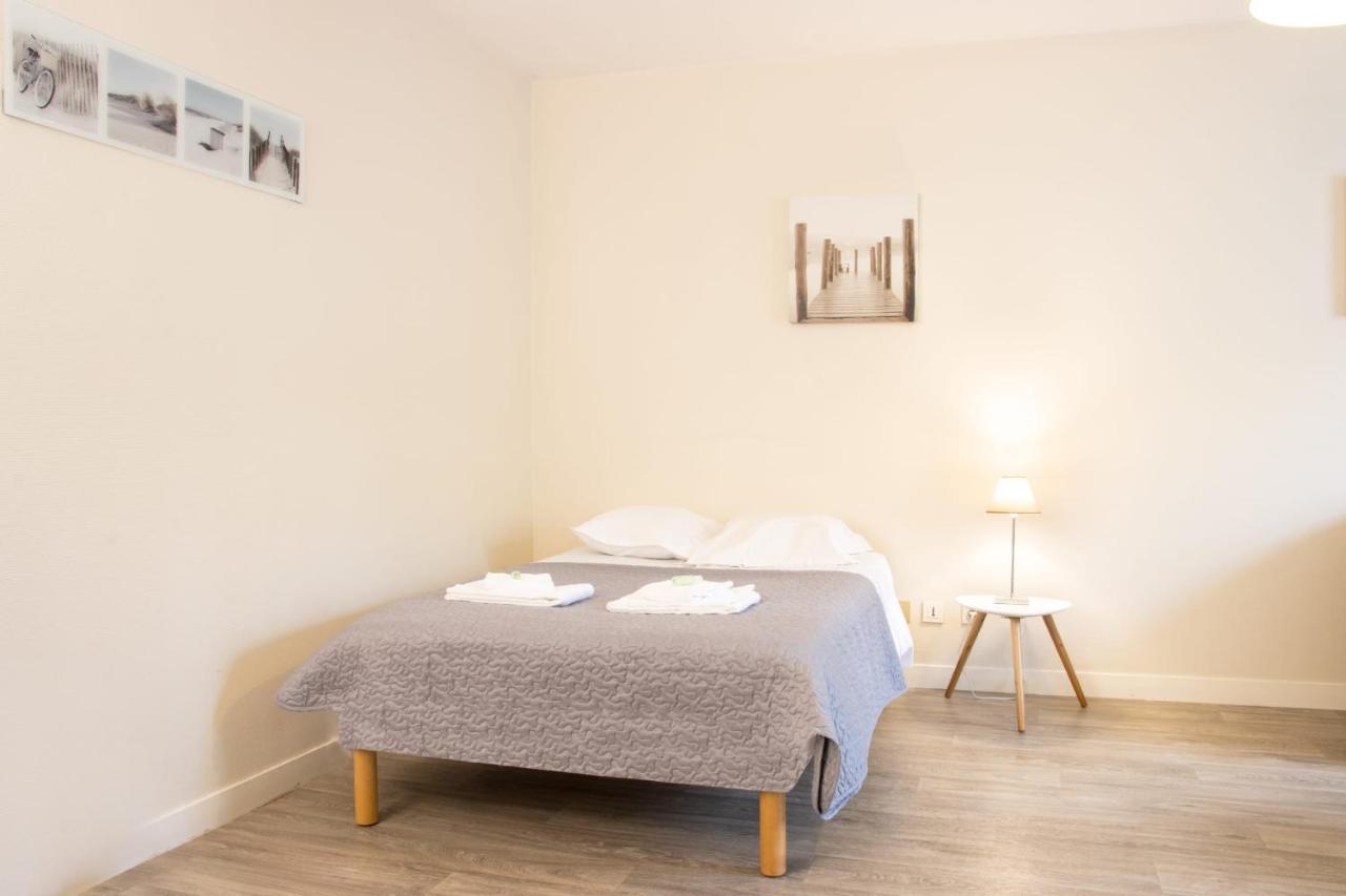 Le 12 Carnot - Serenite Assuree Dans Ce Grand Studio Apartment Poitiers Exterior photo